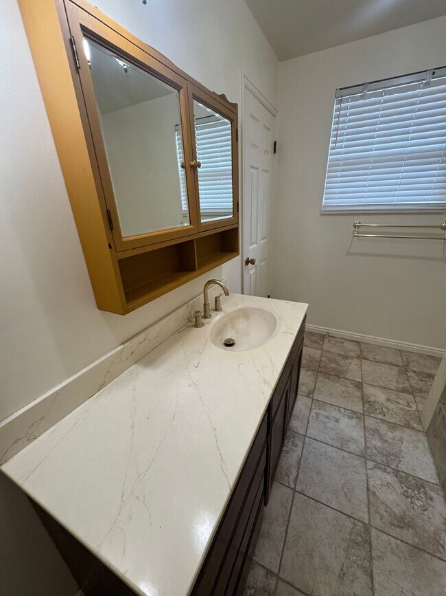 Building Photo - Incredible West Jordan home for rent!