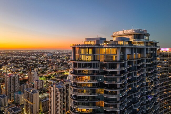 Building Photo - 1000 Brickell Plaza