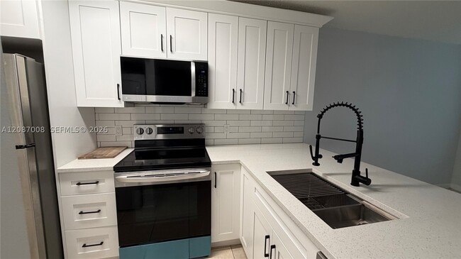 Building Photo - 1174 Coral Club Dr