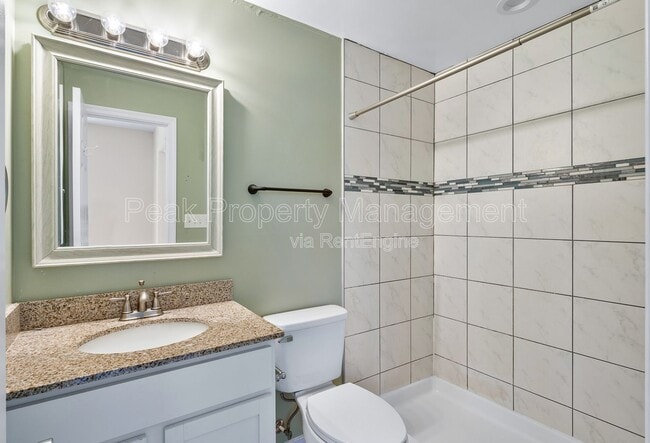 Building Photo - 819 Kinney St