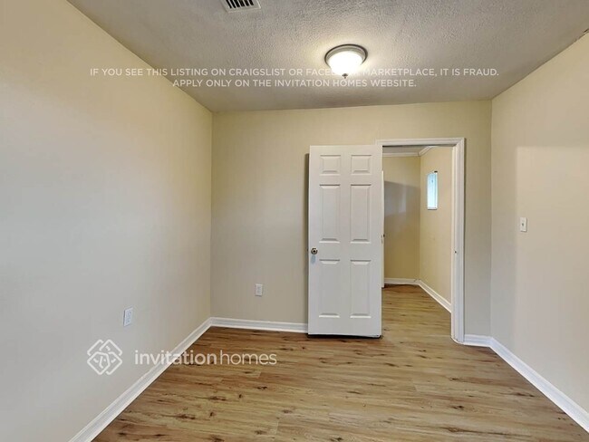 Building Photo - 1309 Tyrone Blvd N