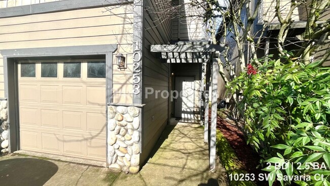 Building Photo - Spacious 2 BD | 2.5 BA Townhome w/ Vaulted Ceilings - Beaverton