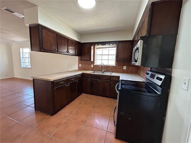 Building Photo - 2603 St Stephens Rd