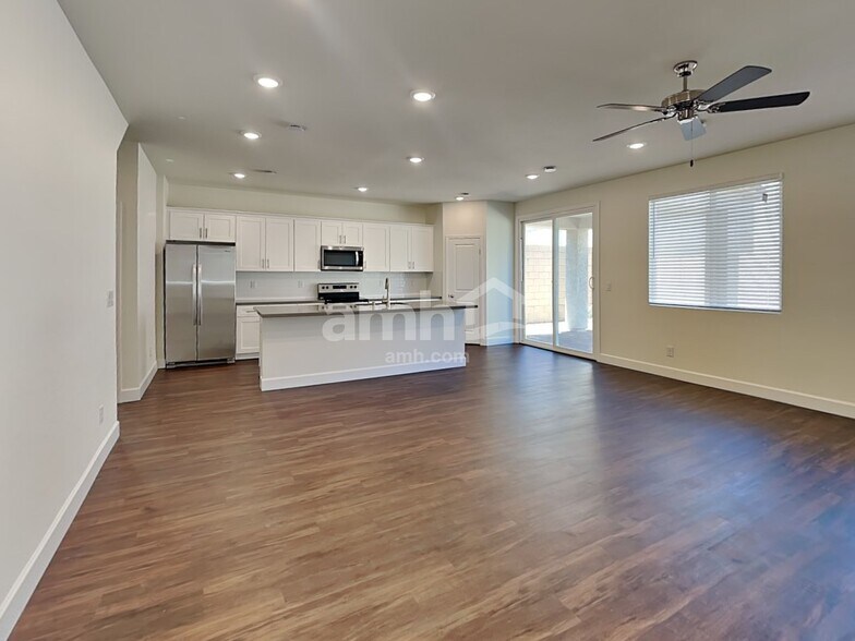 Building Photo - 8824 Tiger Tooth Ave