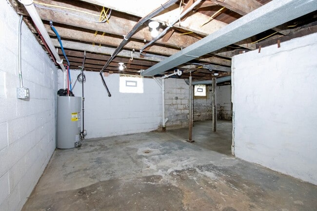 Building Photo - Three bedroom duplex