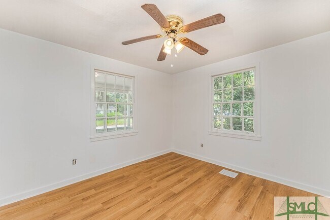 Building Photo - 120 Pine Valley Rd