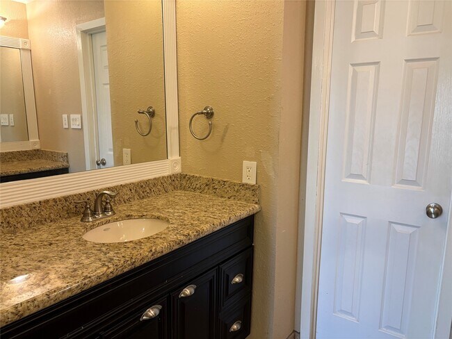 Building Photo - 18210 Bal Harbour Dr