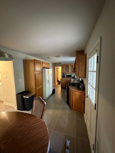 Building Photo - 10932 Dunaway Dr