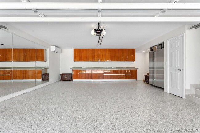 Building Photo - 18 Nurmi Dr