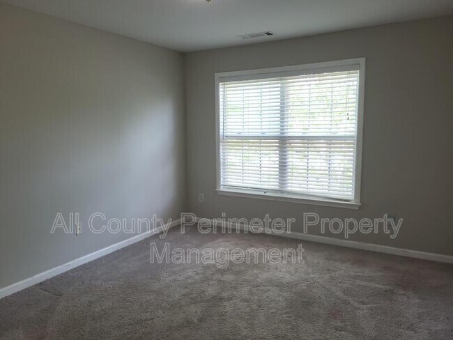 Building Photo - 380 Simonton Crest Dr SE