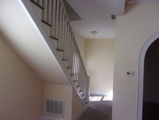 Building Photo - Downtown Fernandina Beach! Sunny 2 Story!