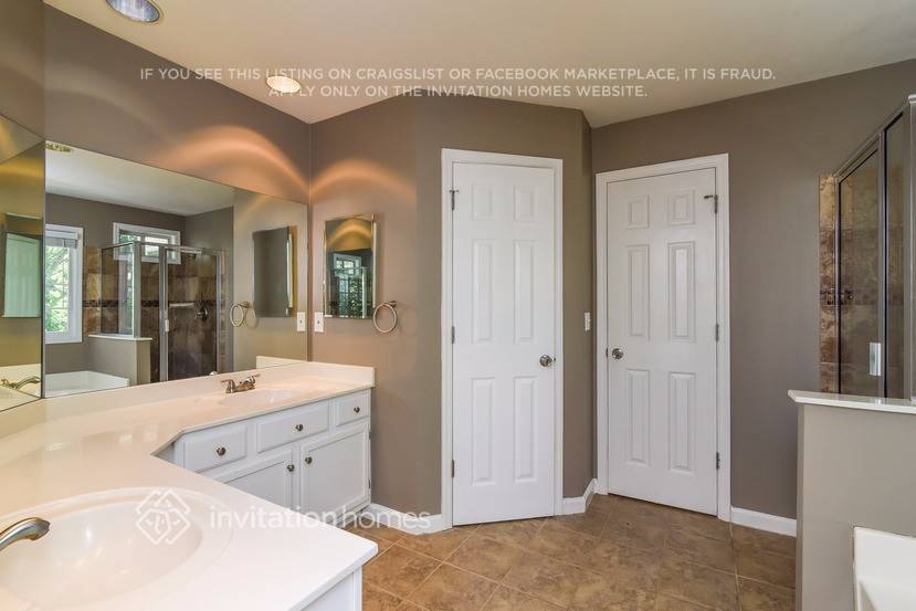 Building Photo - 1460 Gabriel Dr