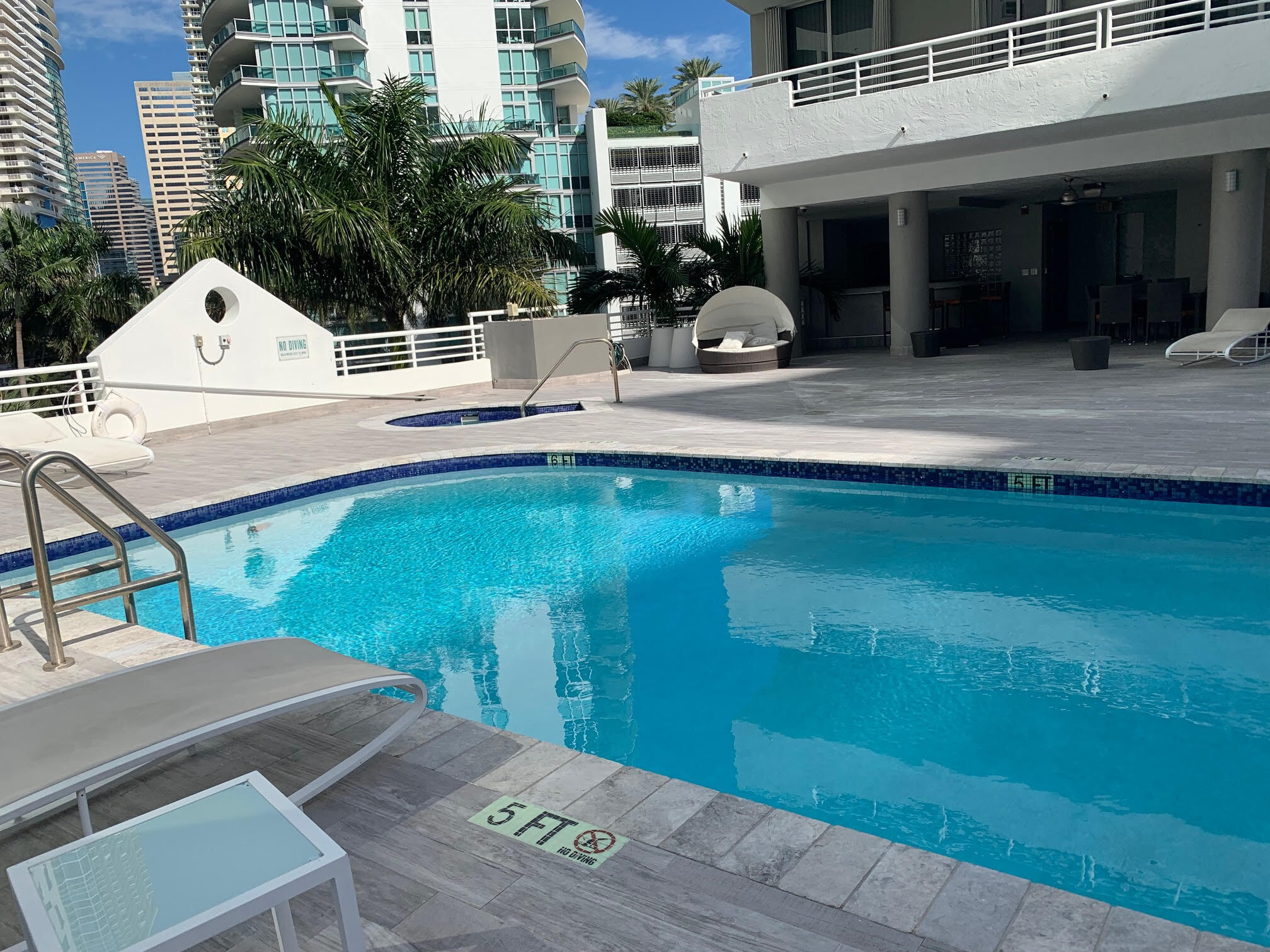 Building Photo - 1402 Brickell Bay Dr