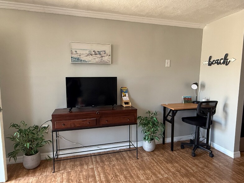 Building Photo - 4948 Allner St