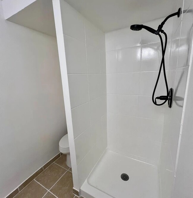 Building Photo - 207 V.E.S. Rd