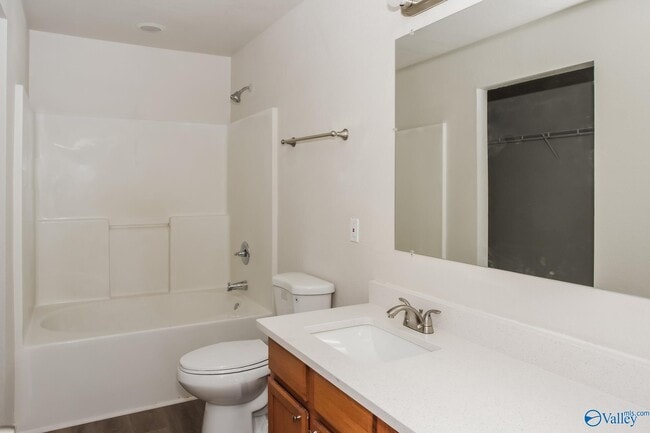 Building Photo - 129 Elmhurst Dr