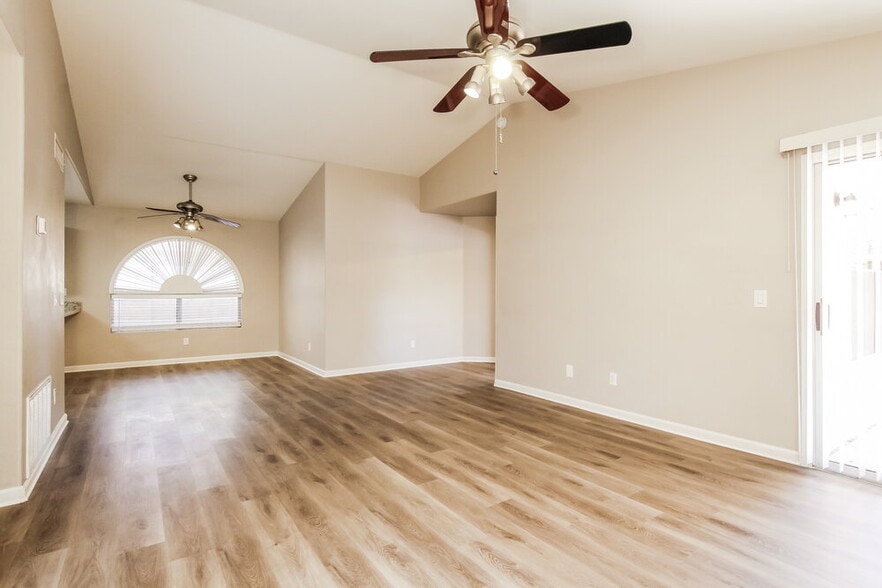 Building Photo - 7522 W Kerry Ln
