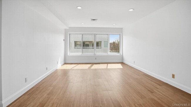 Building Photo - 100 Cutter Mill Rd