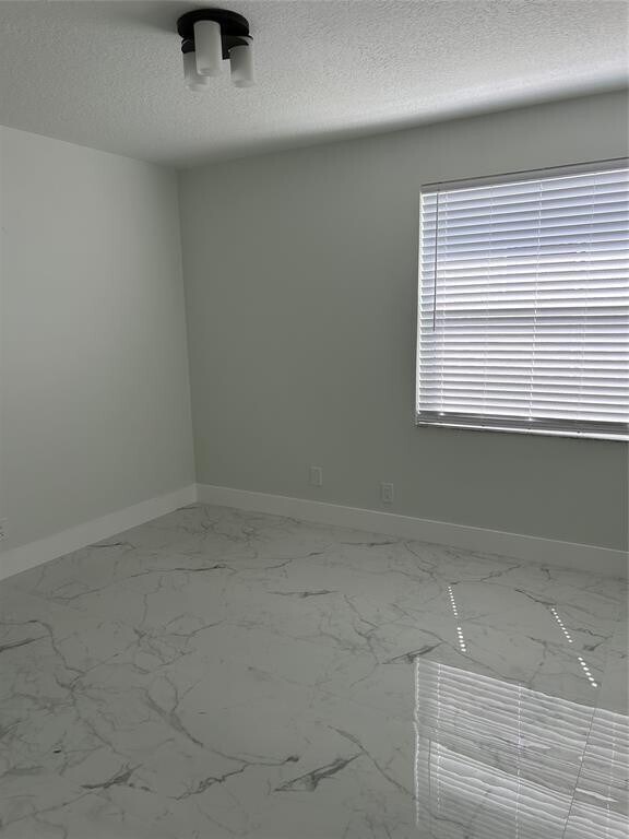 Building Photo - 4211 NW 44th Terrace