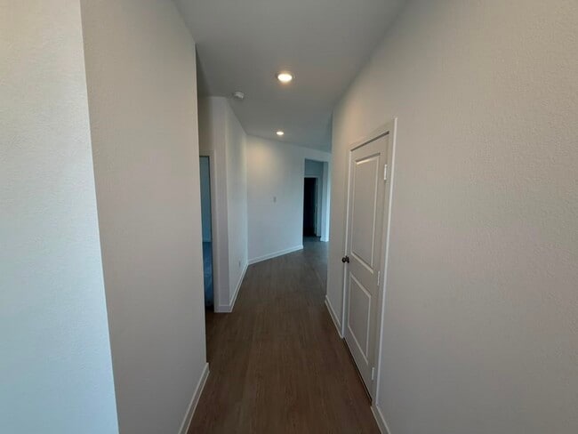 Building Photo - 2847 Gdn Mdw St