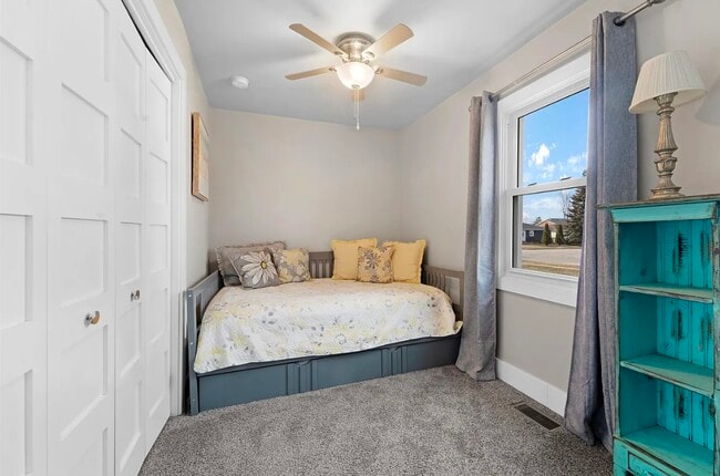 Building Photo - 1571 Charles St