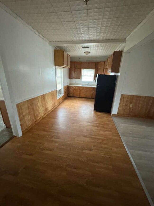 Building Photo - 510 W Bilbo Ave