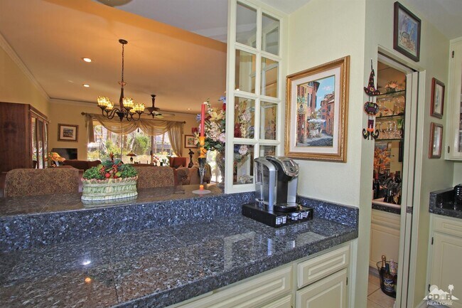 Building Photo - 76975 Roadrunner Dr