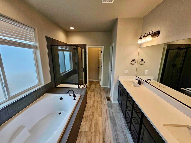 Building Photo - Stunning 4 Bedroom Ranch Home in Falcon!