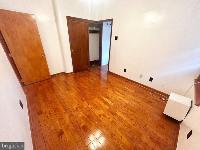 Building Photo - 148 N 21st St