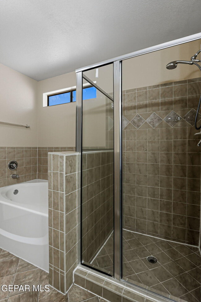 Building Photo - 6933 Jericho Tree Dr