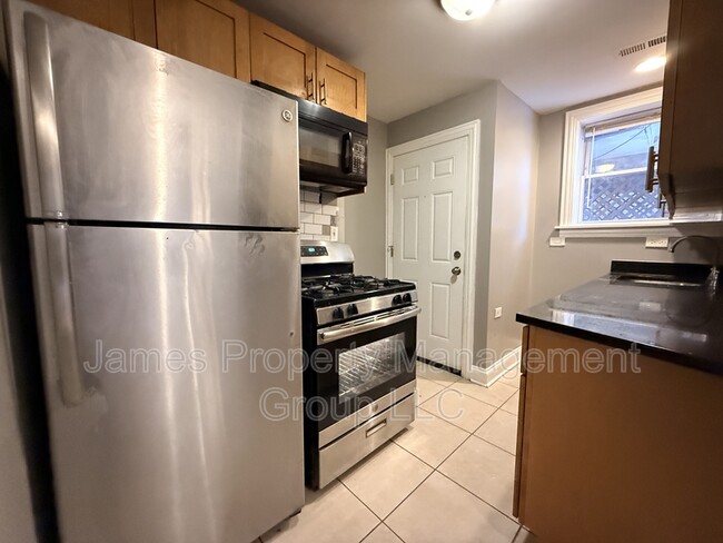 Building Photo - 3603 W Le Moyne St