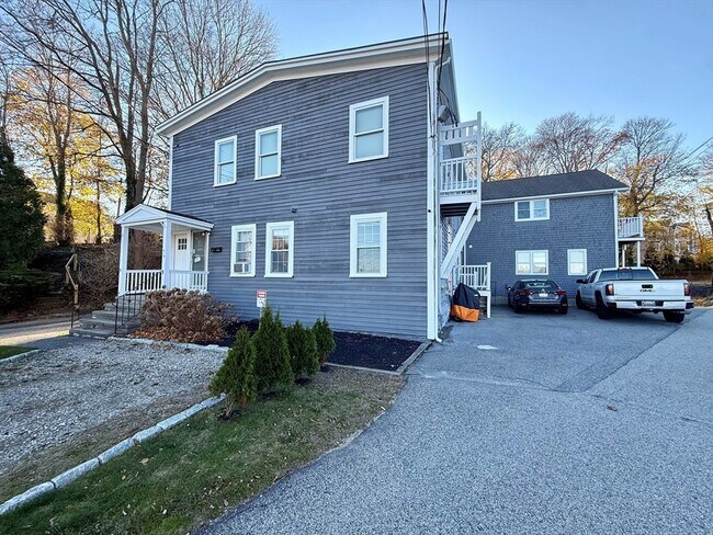 Building Photo - 176 Court St