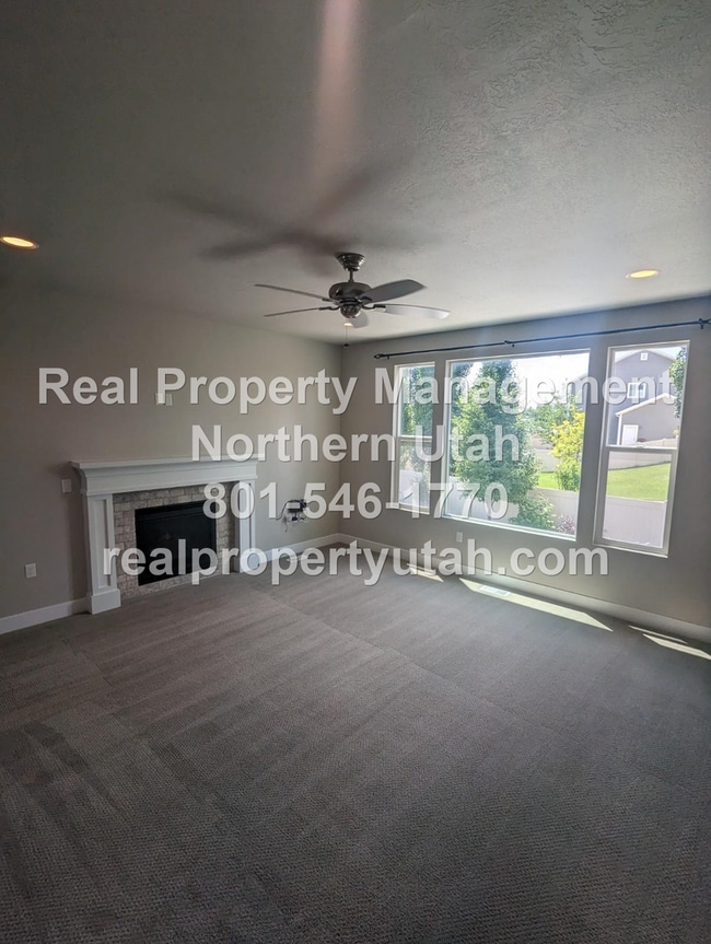 Building Photo - Gorgeous 3 Bed 2.5 Bath Coming Soon!
