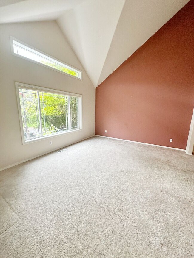 Building Photo - Gorgeous 4-Bedroom, 2.5-Bathroom House in ...