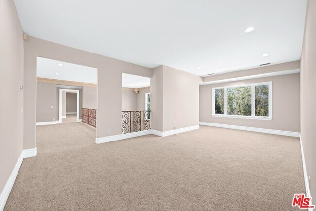Building Photo - 11221 Briarcliff Ln