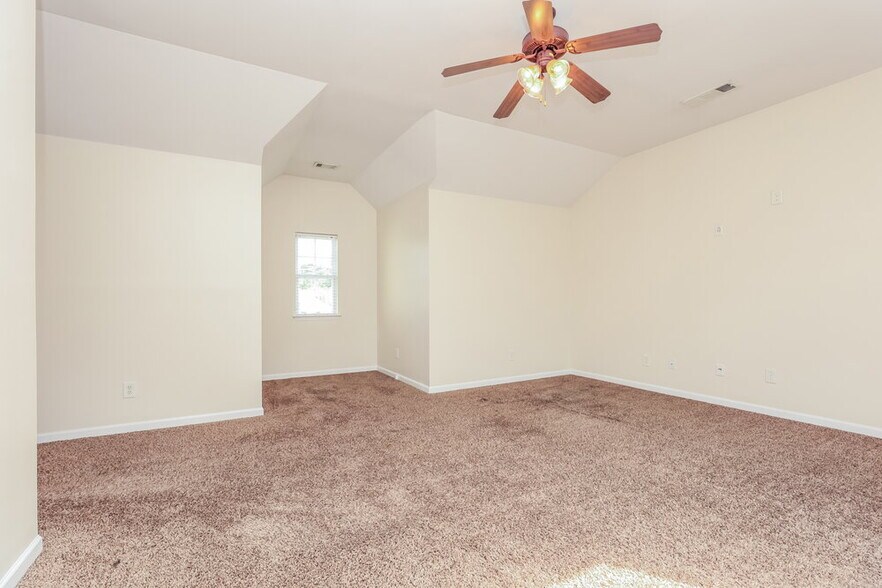 Building Photo - 7854 Rainey Dr