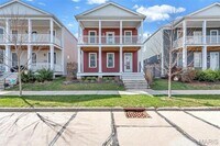 Building Photo - 5044 Arpent St