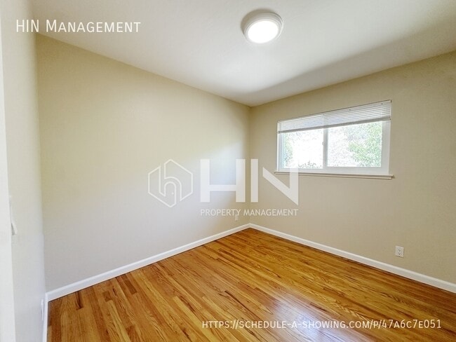 Building Photo - 642 Vesper Ave