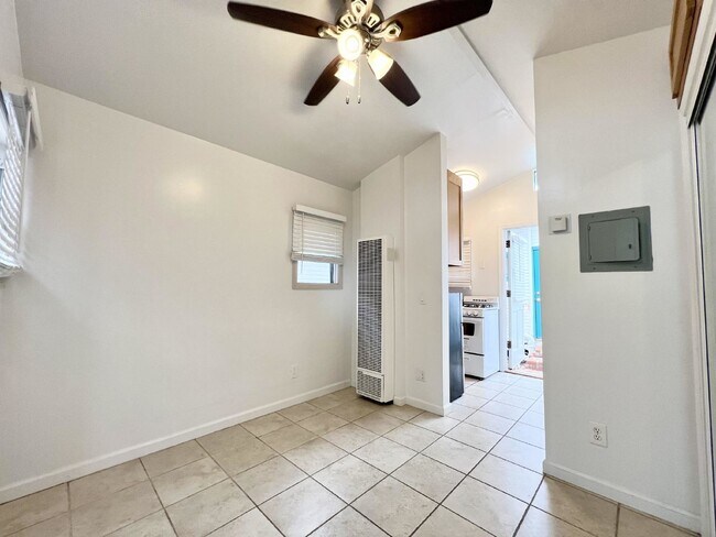 Building Photo - !!! OPEN HOUSE !!! - Wednesday 4/15 - 2:00pm to 7:00pm