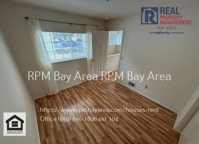 Building Photo - Bright and Airy 2BD 2.5 BTH Townhouse in Daly City
