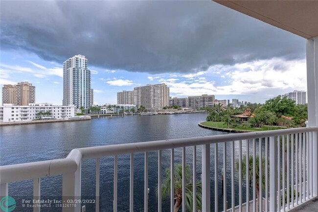 Building Photo - 121 Golden Isles Dr
