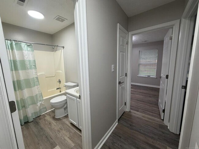 Building Photo - 146 Rain Tree Way