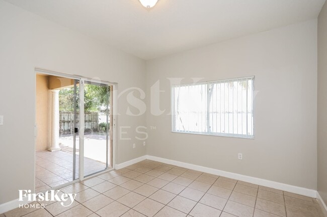 Building Photo - 14200 SW 132nd Ave