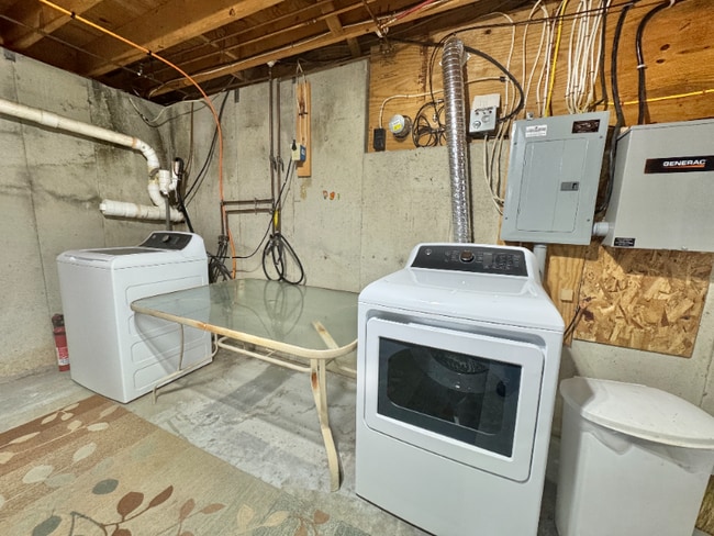 Building Photo - 5 Bracken Ln