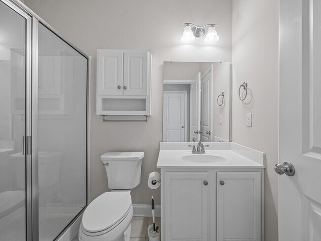 Building Photo - **MOVE IN SPECIAL! 50% off first month's rent!!** Spacious 4BR Townhouse with 2-Car Garage Near D...