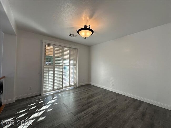 Building Photo - 2321 Martinique Ave