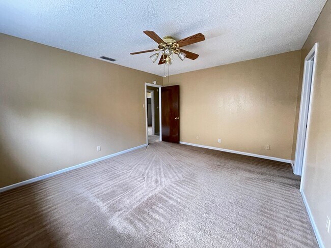 Building Photo - 3-Bedroom House for Rent in Killeen