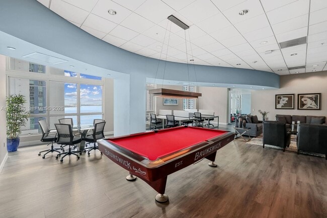 Building Photo - 300 S Biscayne Blvd