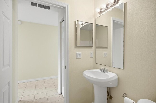 Building Photo - 166 Plainview Dr