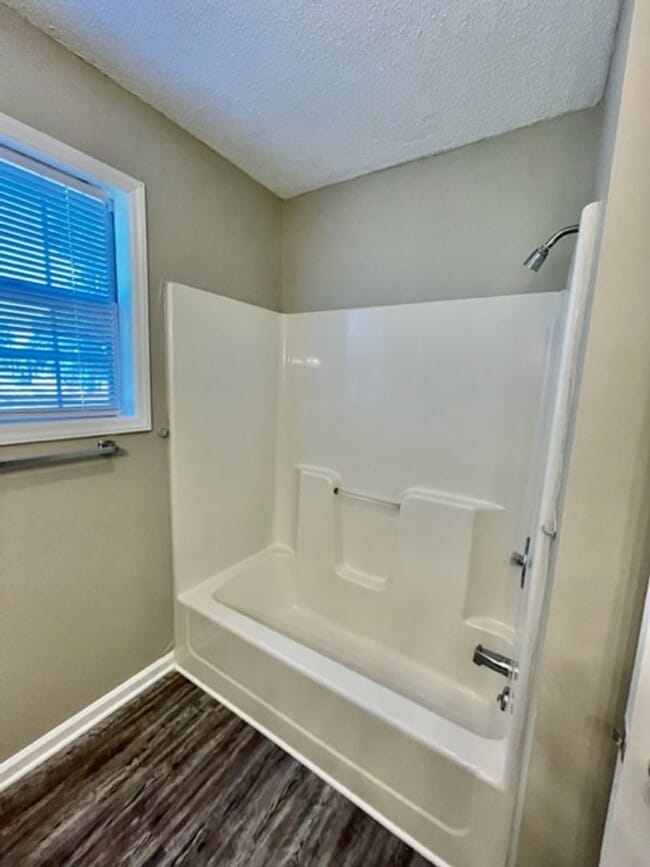 Building Photo - Charming ranch-style 2 Bedroom 1 Bath home in Pineville offering comfortable single-level living.